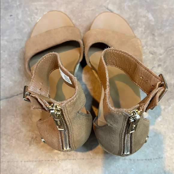 Ugg Brown Suede Wedge Sandals Women’s Size 6 - Picture 6 of 8